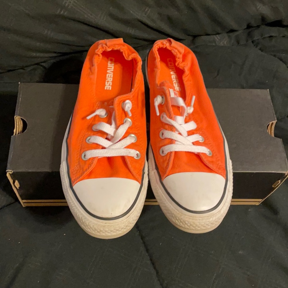 Women’s converse slip on size 9